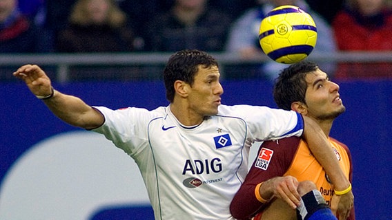 Der Niederländer Khalid Boulahrouz (l.) im HSV-Trikot © picture-alliance 