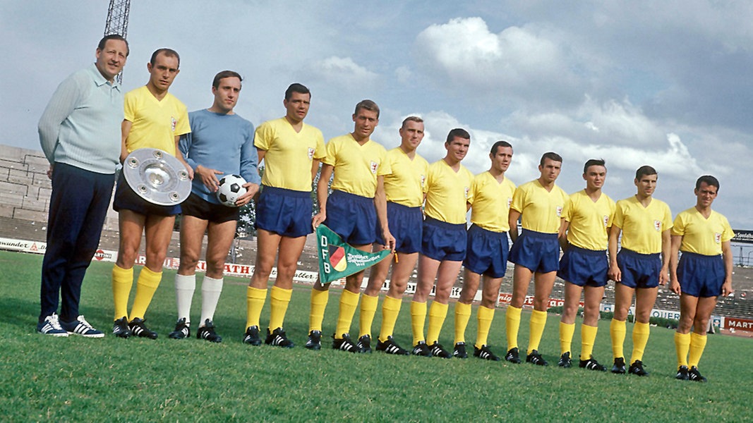 Klaus Gerwien Eintracht Braunschweig 1967-68 Bergmann Sammelbild Original Sign 
