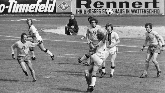 Spielszene aus der Aufstiegsrunden-Partie zwischen Wattenscheid 09 und Eintracht Braunschweig © imago/Werner Ott 