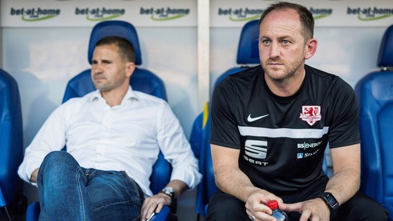 Trainer Torsten Lieberknecht (r.) und Manager Marc Arnold von Eintracht Braunschweig © imago/Sebastian Wells 