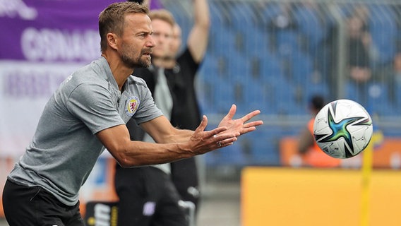 Trainer Michael Schiele von Eintracht Braunschweig © IMAGO / Hübner 