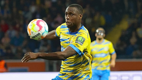 Anthony Ujah von Eintracht Braunschweig © IMAGO/Susanne Hübner 