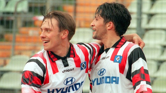 André Breitenreiter (l.) und Hasan Salihamidzic vom Hamburger SV © picture alliance/dpa Foto: Oliver Berg