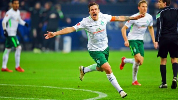 Max Kruse bejubelt einen Treffer ©  imago/Nordphoto Foto: Kurth