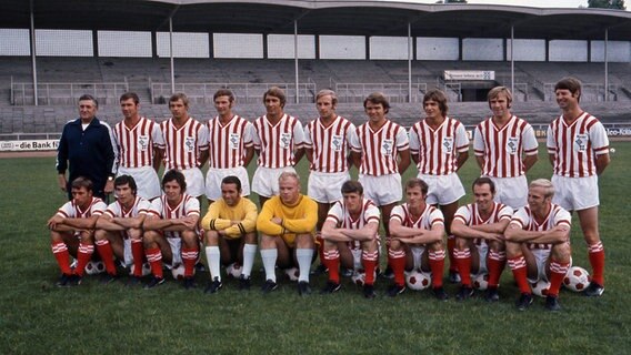 Von 1971 bis 1973 schmückten die Stadtfarben Bremens das Trikot von Werder © imago/Sven Simon 