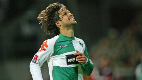 Diego jubelt 2007 nach seinem Traumtor gegen Alemannia Aachen aus 62,5 Metern. © Witters Foto: Witters