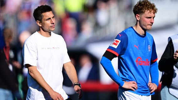 Kiel-Trainer Marcel Rapp (l.) und Finn Porath sind frustriert. © Witters/LeonieHorky 