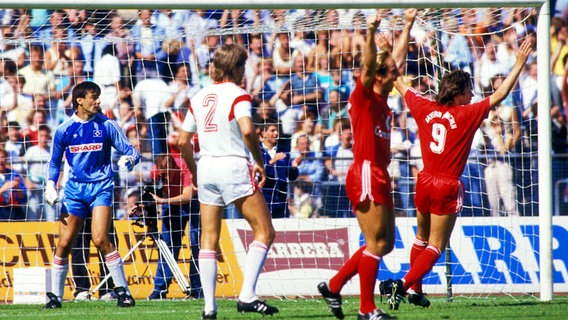 Spielszene Bayern München - Hamburger SV (Bild aus dem Jahr 1987) © Witters 