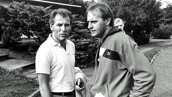 St. Paulis Manager Georg Volkert (l.) und Trainer Willi Reimann. © imago Foto: imago