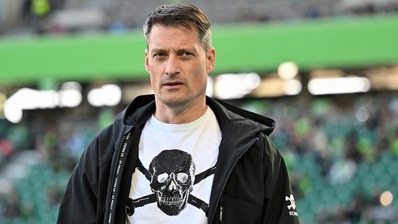 St. Paulis Trainer Alexander Blessin © picture alliance Foto: picture alliance/dpa | Swen Pförtner