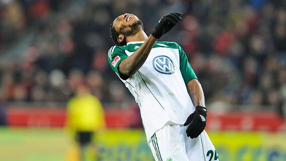 Dieumerci Mbokani im Trikot vom VfL Wolfsburg © picture-alliance 