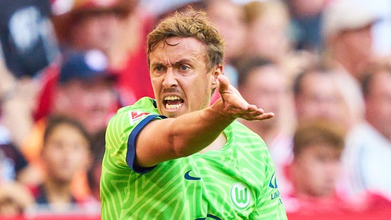 Wolfsburgs Max Kruse ist unzufrieden. © IMAGO / ActionPictures 