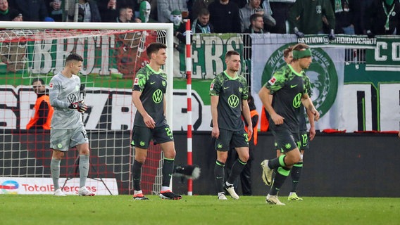 Wolfsburgs Spieler sind entäuscht © Imago Images 