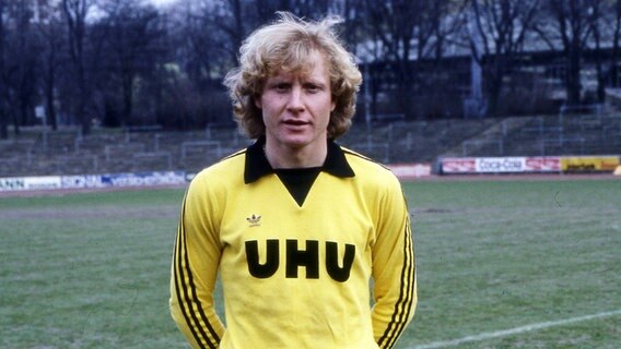 Manfred Manni Burgsmüller 1981 im BVB-Trikot © imago images / Horstmüller 