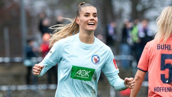 Angreiferin Selina Cerci von Turbine Potsdam bejubelt einen Treffer © picture alliance / Eibner-Pressefoto Foto: Michael Memmler