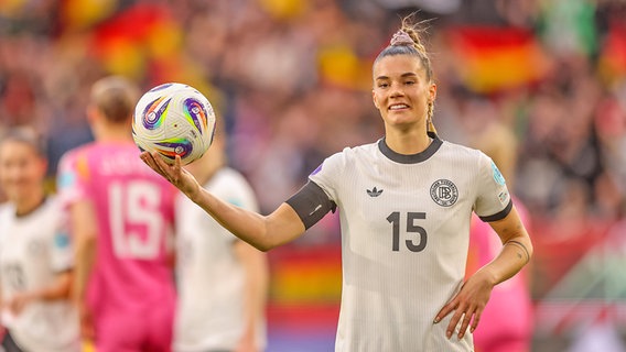 Die deutsche Fußball-Nationalspielerin Selina Cerci © IMAGO / HMB-Media 