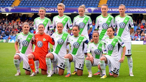 Wolfsburgs Spielerinnen vor dem Champions-League-Finale gegen Lyon in London. © dpa - Bildfunk Foto: Federico Gambarini