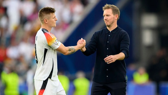 Toni Kroos und Julian Nagelsmann © IMAGO / Sven Simon 