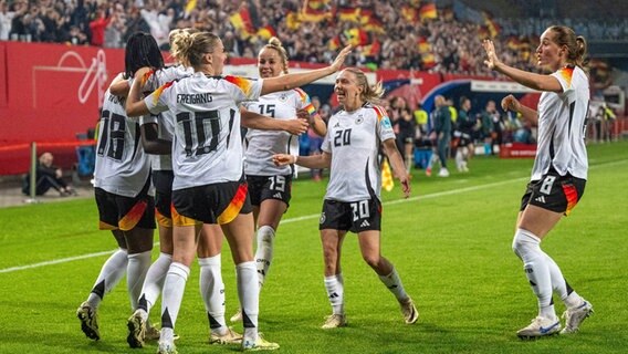 Spielszene Deutschland gegen Polen © IMAGO / Eibner 