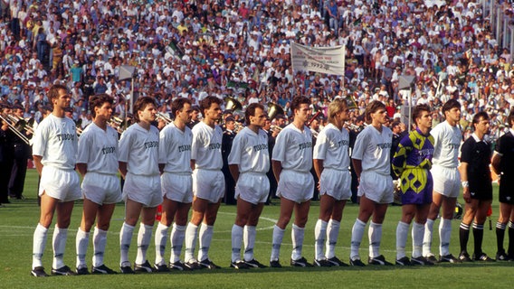 Die DFB-Pokal Finalelf von Borussia M'Gladbach 1992 © imago sportfotodienst 