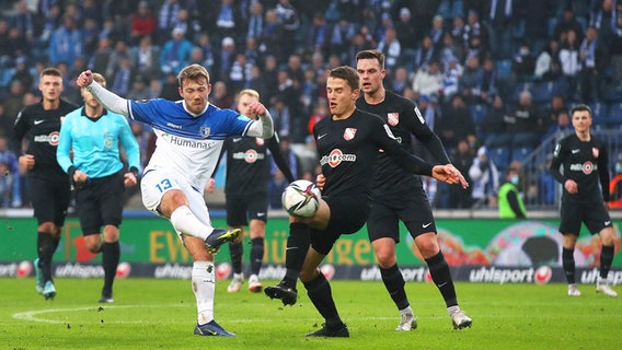 Spielszene der Partie zwischen dem 1. FC Magdeburg und TSV Havelse. © picture alliance/dpa | Ronny Hartmann 