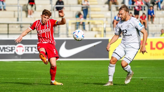 Spielszene der Partie zwischen dem SC Freiburg II und VfB Oldenburg © IMAGO / Eibner 