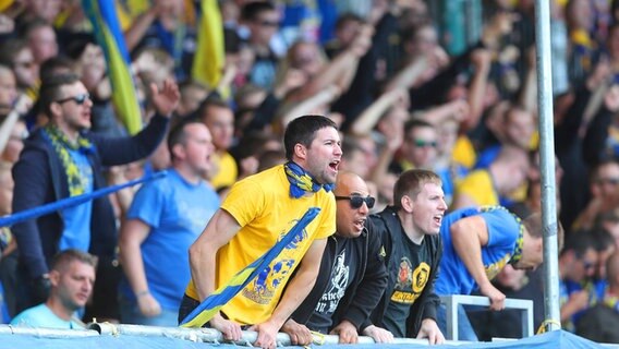 Eintracht Braunschweig Konflikt mit Fans zur Unzeit NDR
