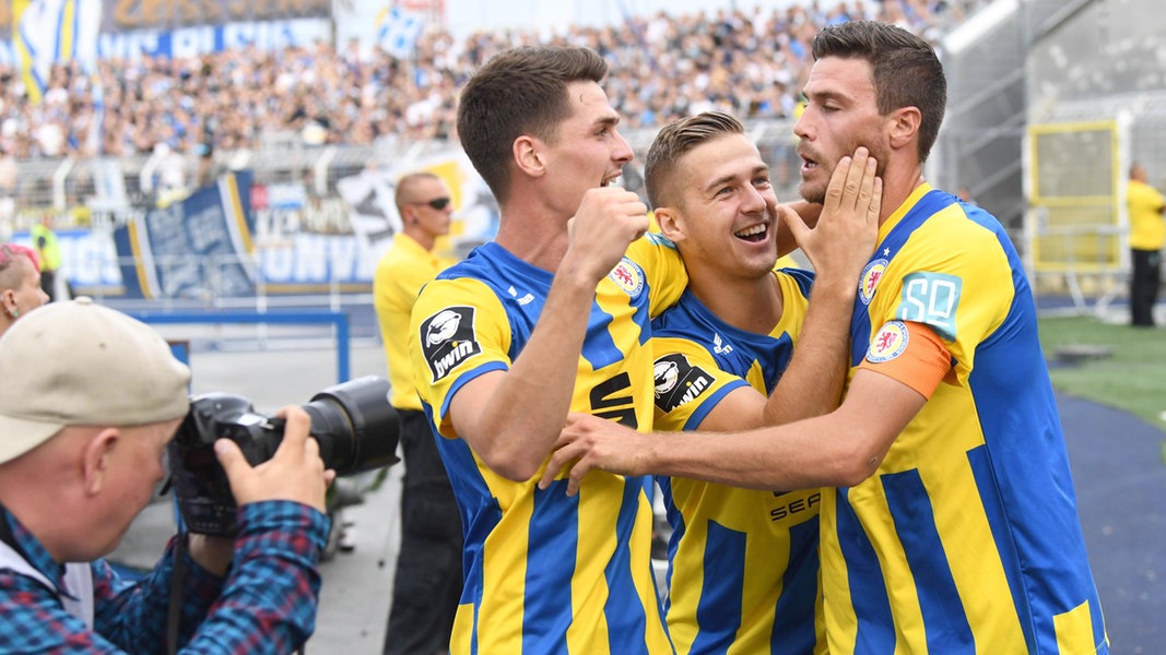 Eintracht Braunschweig gelingt Traumstart NDR.de Sport