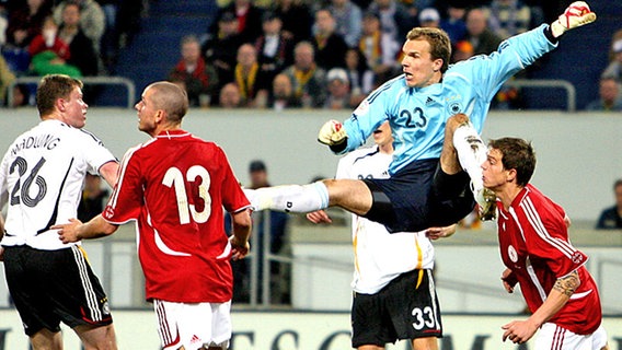 Keeper Robert Enke (r.) in Aktion © picture-alliance 