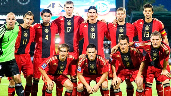 Keeper Robert Enke (l.) mit der deutschen Nationalmannschaft © picture-alliance 