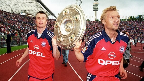 Thorsten Fink (r.) und Thomas Helmer (Archivbild aus dem Jahr 1999) © imago/kicker Foto: Liedel