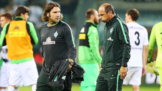 Co-Trainer Torsten Frings (l.) und Chefcoach Viktor Skripnik von Werder Bremen © imago/Jan Huebner Foto: Jan Huebner