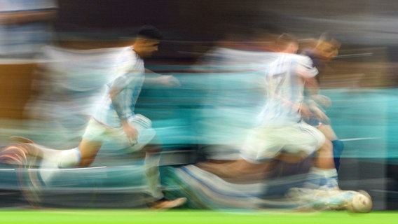 Kylian Mbappé (r.) im WM-Finale gegen Argentinien © IMAGO / Shutterstock 
