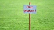 Platz gesperrt © Imago / Funke Foto 