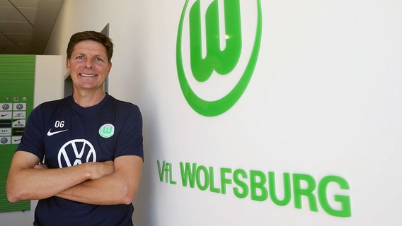 Trainer Oliver Glasner vom VfL Wolfsburg. © imago images / Christian Schroedter Foto: Hübner