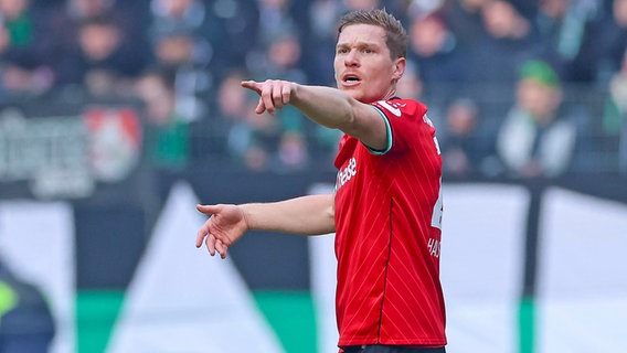 Marcel Halstenberg von Hannover 96 © IMAGO / DeFodi Images 