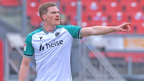 Marcel Halstenberg von Hannover 96 © IMAGO / Jan Huebner 
