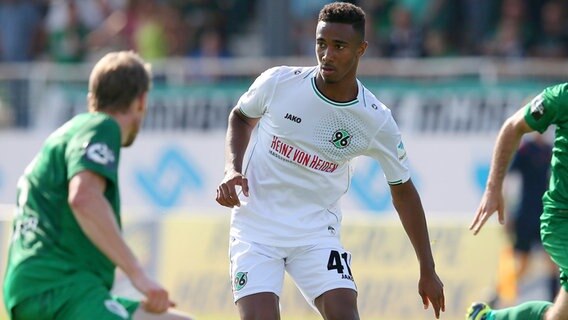 Noah Joel Sarenren Bazee von Hannover 96 © picture alliance/firo Sportphoto Foto: Jürgen Fromme