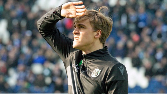 Timo Hübers von Hannover 96 © imago images/Noah Wedel 