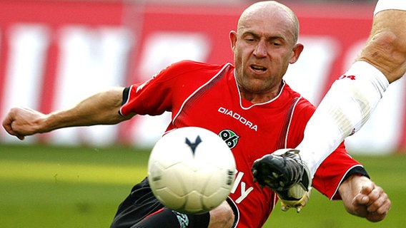 Hannovers Jiri Stajner in Aktion © dpa 