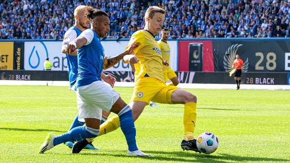 Spielszene Hansa Rostock - Eintracht Braunschweig © IMAGO/Fotostand 