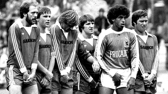 Jimmy Hartwig von 1860 München (2.v.r.) in der Partie gegen Eintracht Frankfurt © picture-alliance/ dpa 