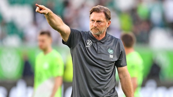 Trainer Ralph Hasenhüttl vom VfL Wolfsburg © IMAGO / Christian Schroedter 