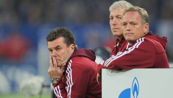 Trainer Dieter Hecking (l.) und sein Assistent Dirk Bremser (r.) Trainer Dieter Hecking (l.) und sein Assistent Dirk Bremser (r.) © picture alliance/firo Sportphoto