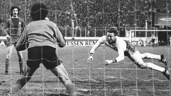 Horst Hrubesch trifft gegen Real Madrid 1980 © picture-alliance / dpa 