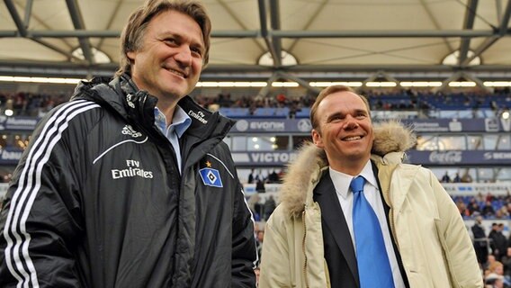 HSV-Sportchef Dietmar Beiersdorfer (l.) und der Vorstandsvorsitzende Bernd Hoffmann (2009) © Witters 