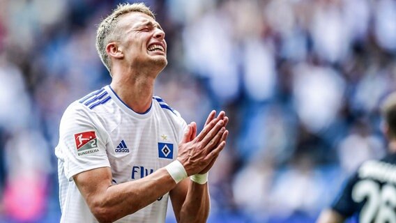 Jann-Fiete Arp bei seinem emotionalen Abschied vom HSV © Witters 