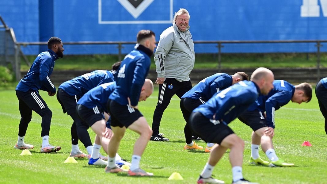 HSV Hrubesch verbreitet Optimismus "Glauben noch daran