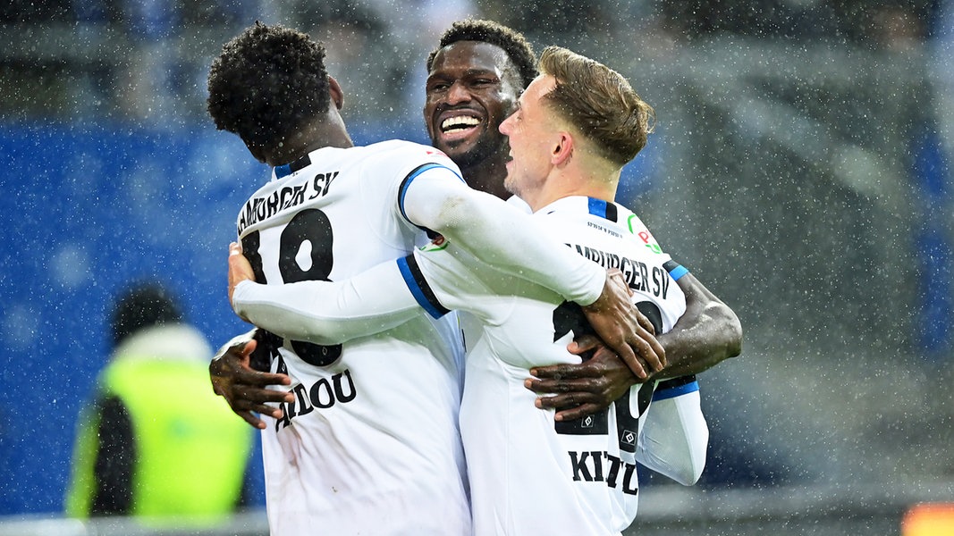 3:0 gegen Hansa Rostock - HSV springt auf Platz drei