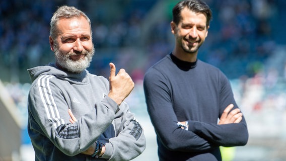 HSV- Trainer Tim Walter (l.) und Sportvorstand Jonas Boldt © Witters 